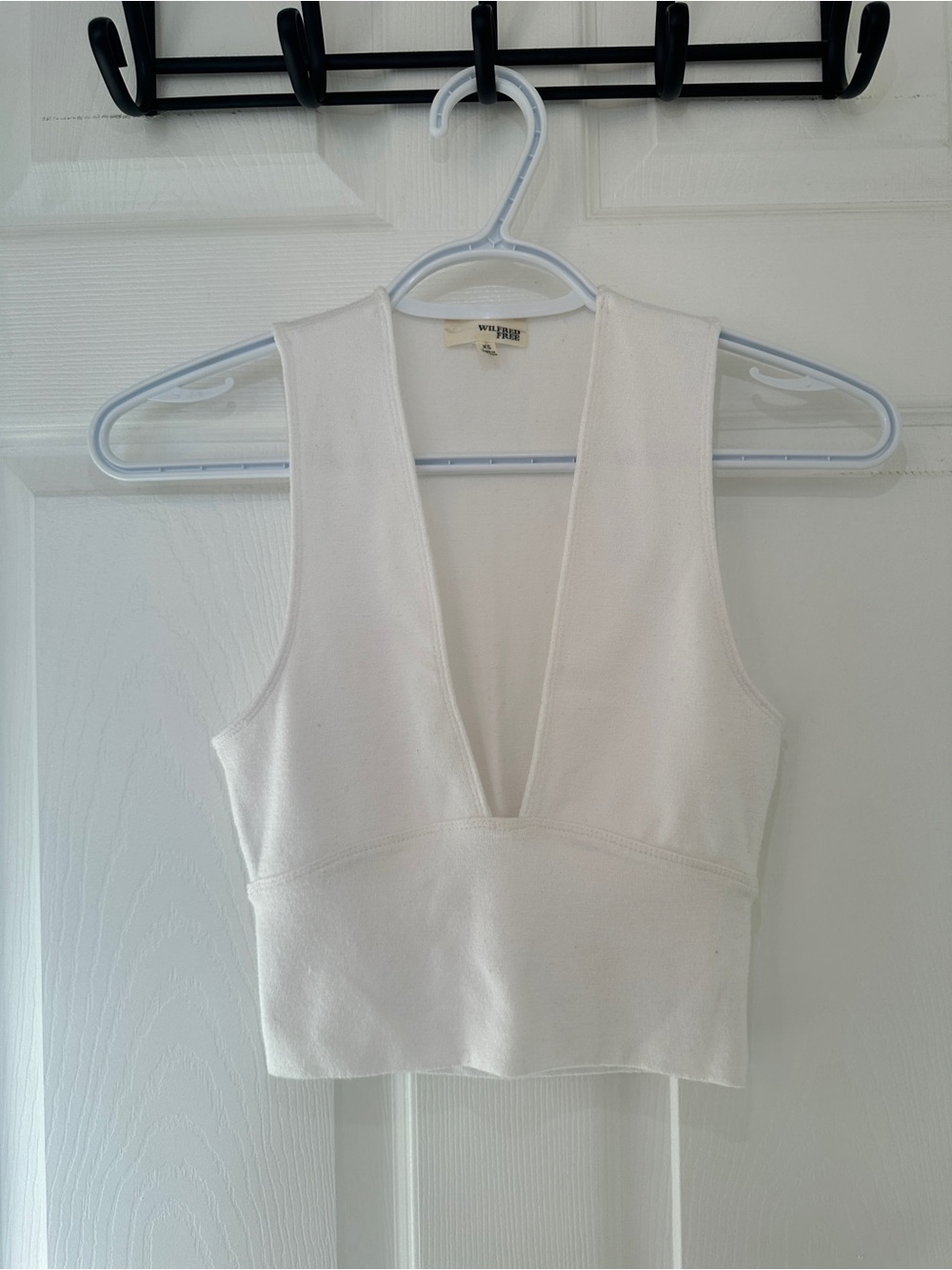 Wilfred Free Valeria Deep V Cropped Tank - White